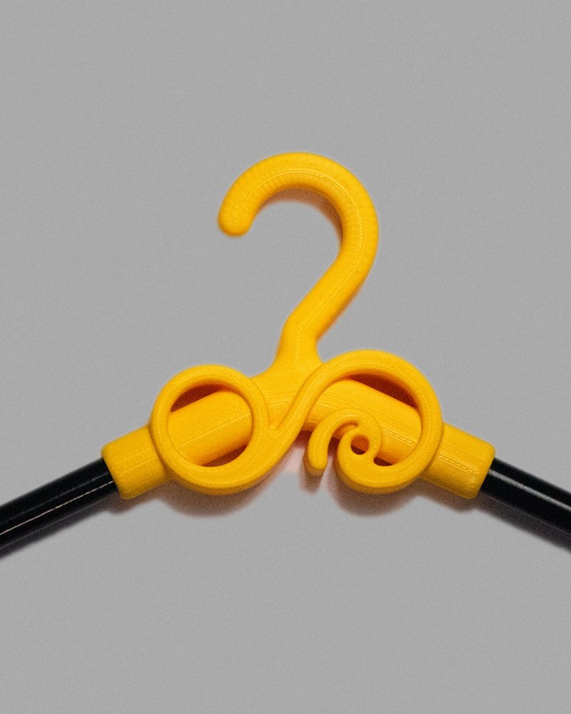 Cintre jaune ose Cintre Design OSE - Chapitre 1